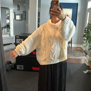 Oversized cream sweater. Baggy sleeves, very comfortable